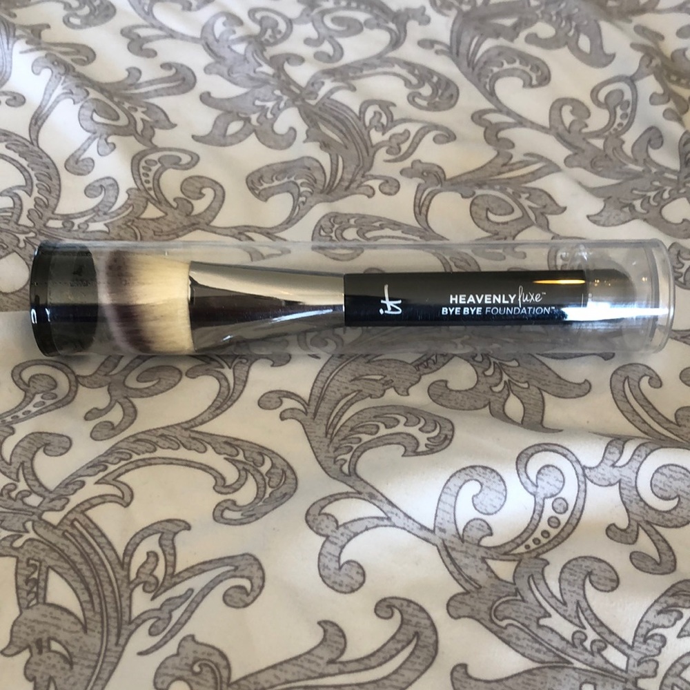 IT Heavenly Luxe #22 foundation brush